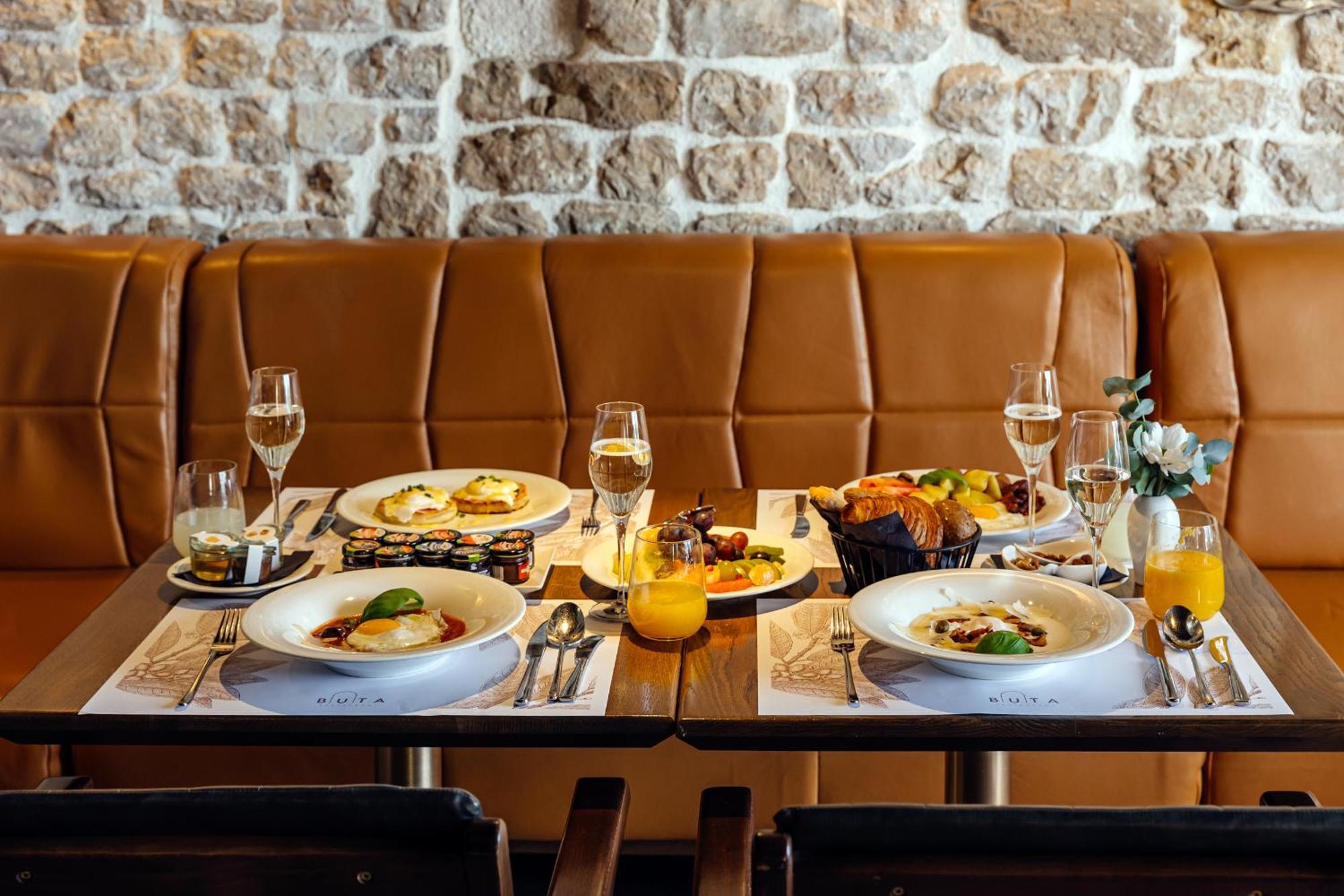 Armerun Heritage Hotel & Residences Σίμπενικ Εξωτερικό φωτογραφία