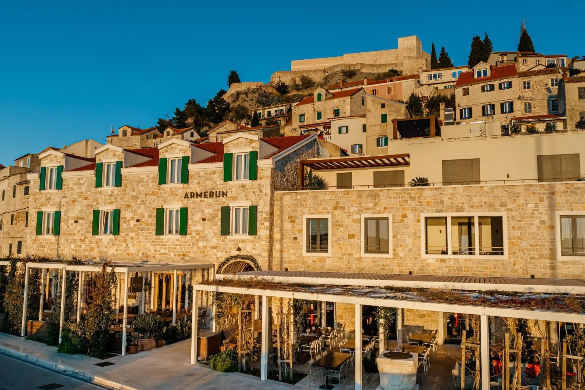 Armerun Heritage Hotel & Residences Σίμπενικ Εξωτερικό φωτογραφία