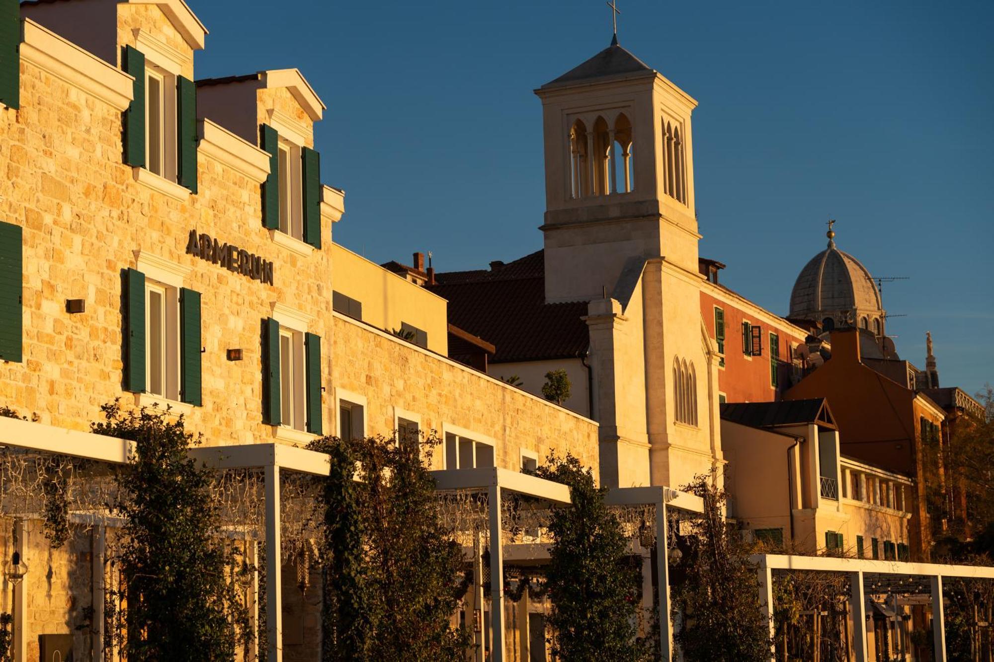 Armerun Heritage Hotel & Residences Σίμπενικ Εξωτερικό φωτογραφία