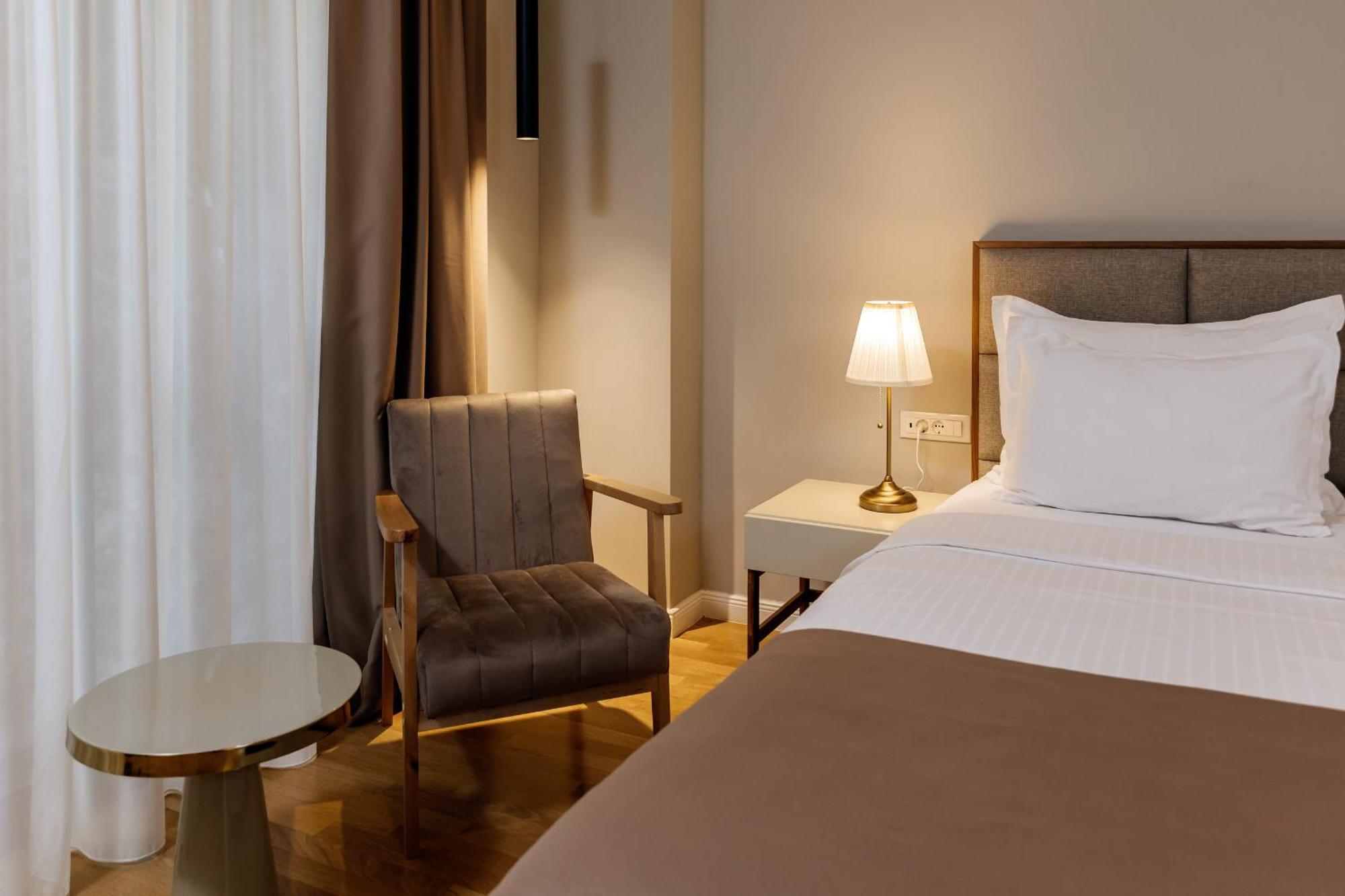 Armerun Heritage Hotel & Residences Σίμπενικ Δωμάτιο φωτογραφία