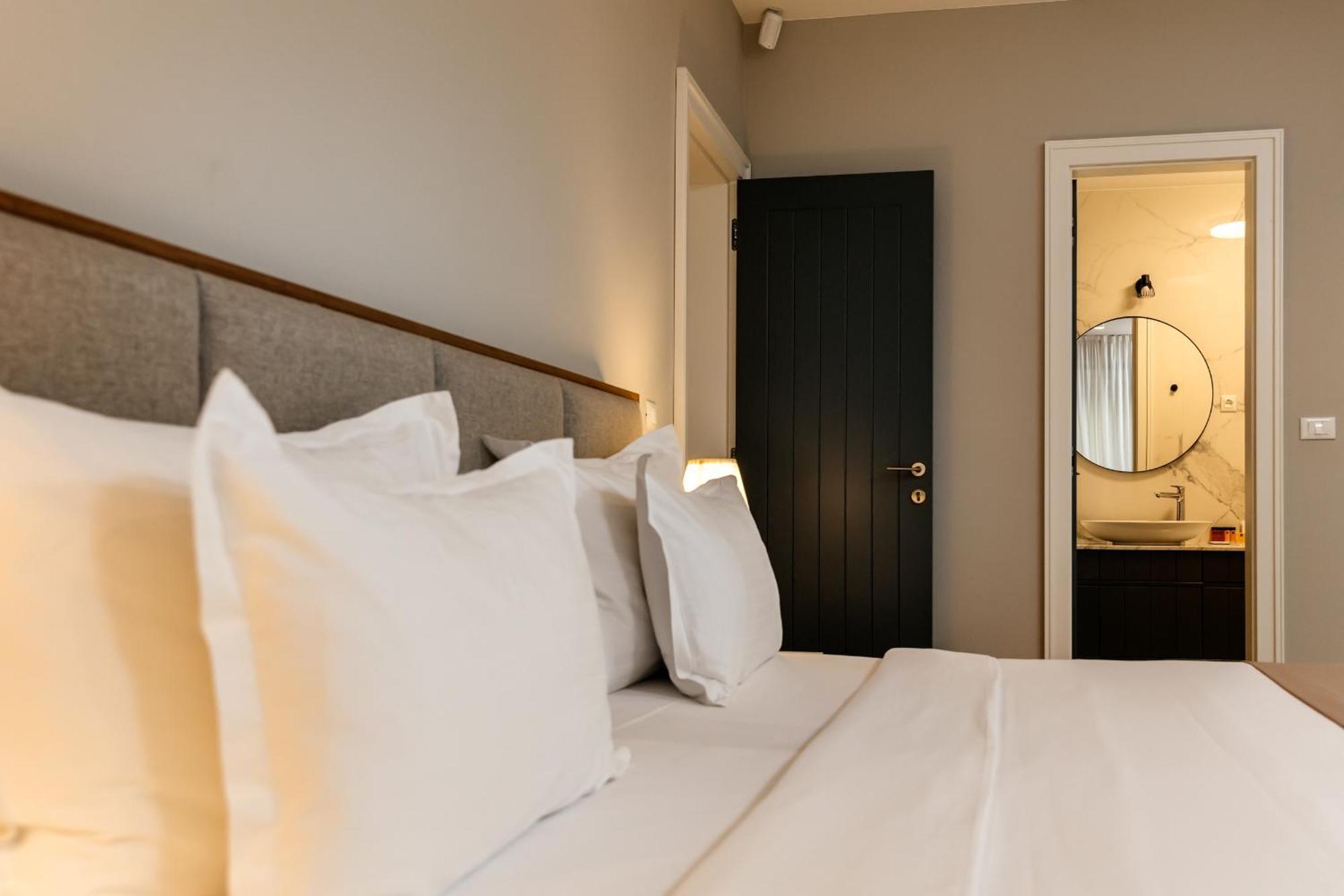 Armerun Heritage Hotel & Residences Σίμπενικ Δωμάτιο φωτογραφία