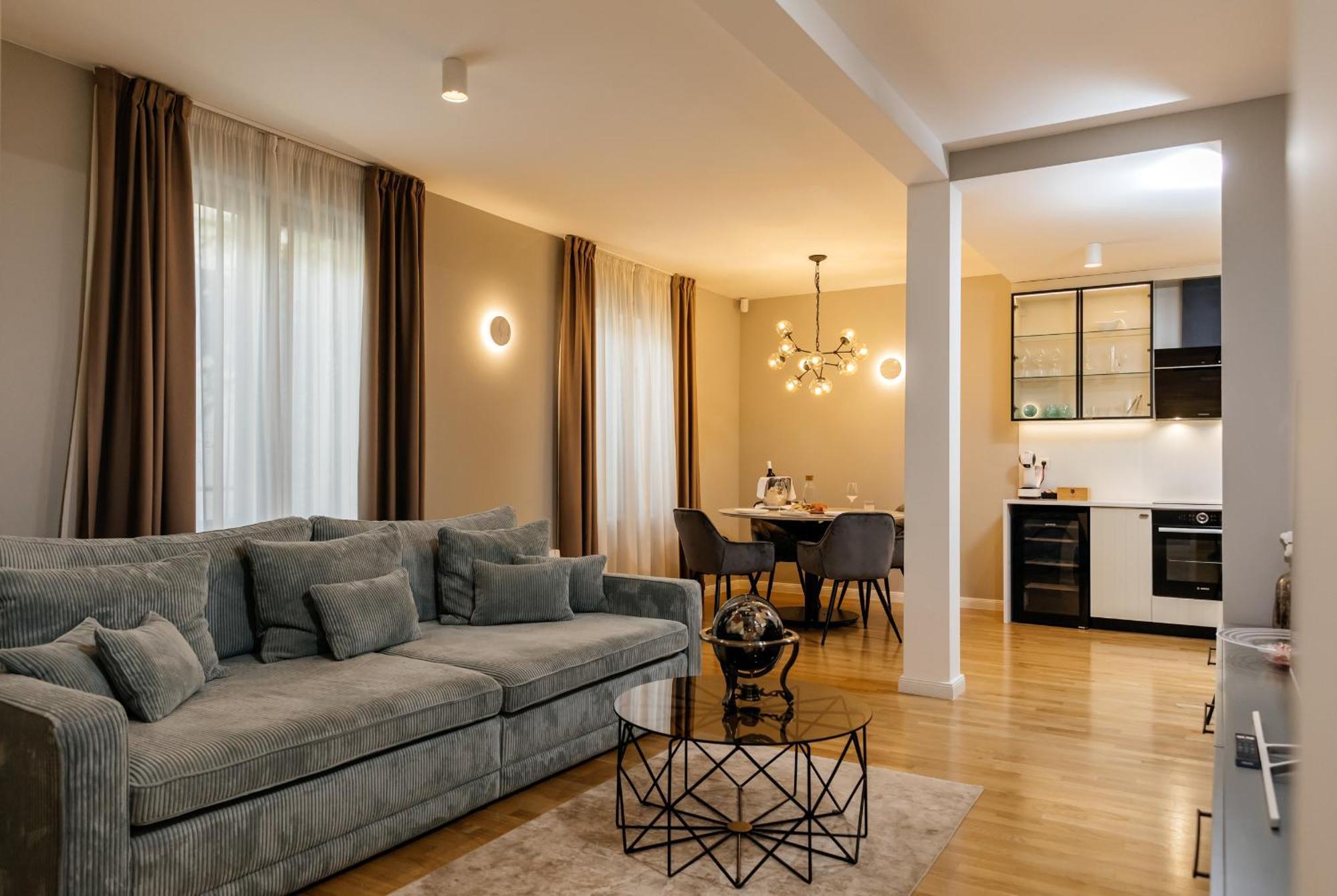 Armerun Heritage Hotel & Residences Σίμπενικ Δωμάτιο φωτογραφία