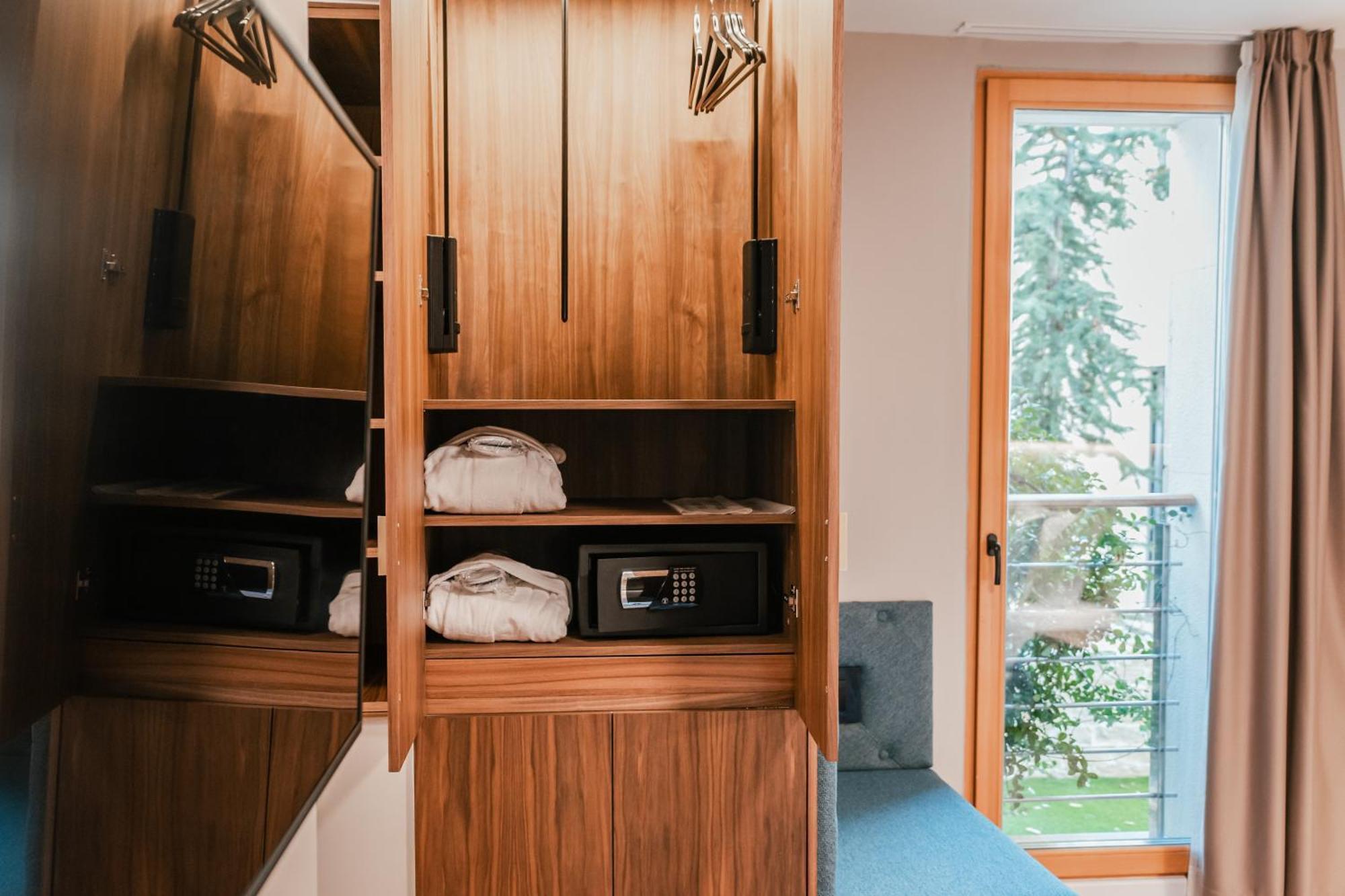 Armerun Heritage Hotel & Residences Σίμπενικ Δωμάτιο φωτογραφία