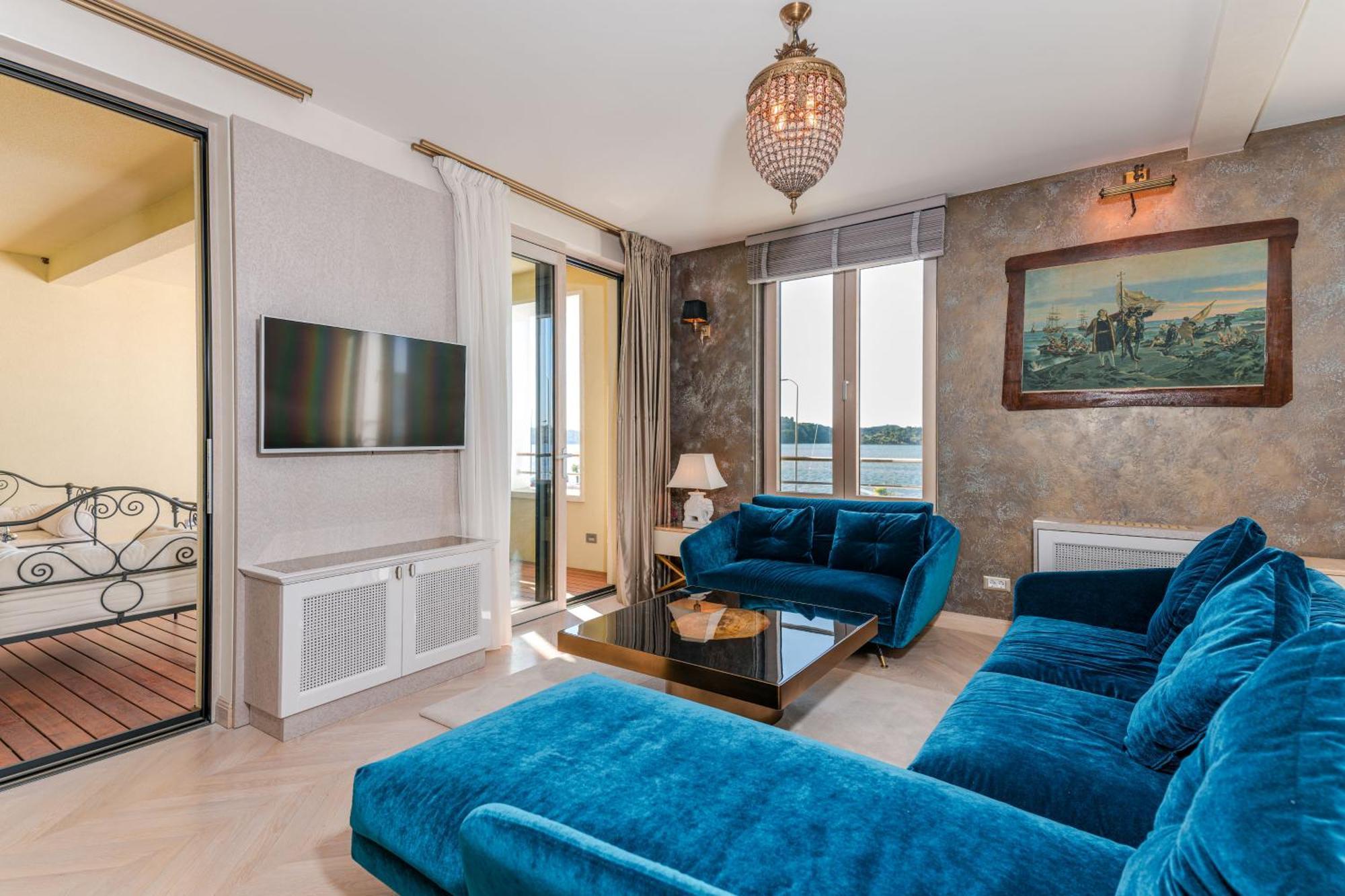 Armerun Heritage Hotel & Residences Σίμπενικ Δωμάτιο φωτογραφία